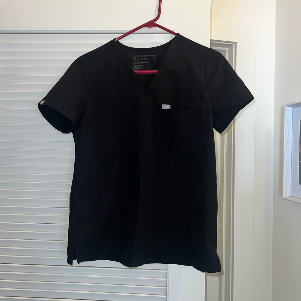 COPY - COPY - Figs Catarina One-Pocket Scrub Top black